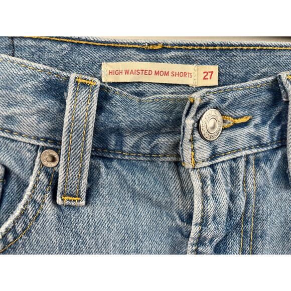 Levi's Women's High-Rise Mom Jean Shorts Let it be fun! Distressed Cutoff Sz 27 - Picture 3 of 5